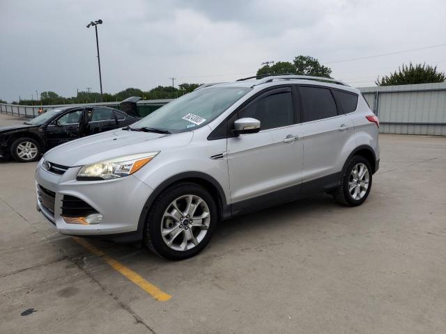 Ford Escape tit (2015)