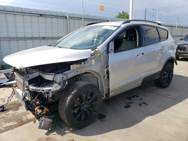 Ford Escape tit (2017)