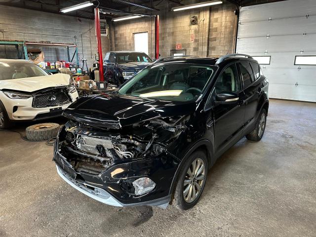 Ford Escape tit (2017)