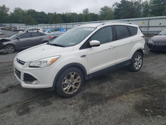 Ford Escape tit (2016)