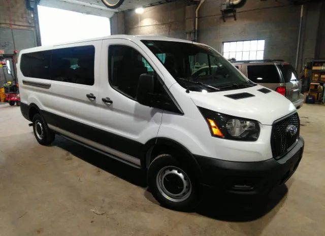 Ford Transit passenger wagon (2023)