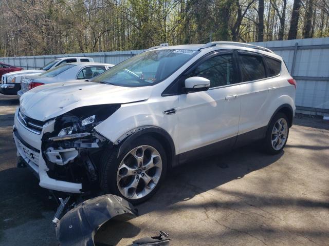 Ford Escape tit (2015)