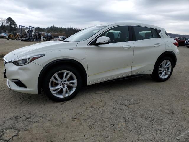 Infiniti Qx30 base (2017)