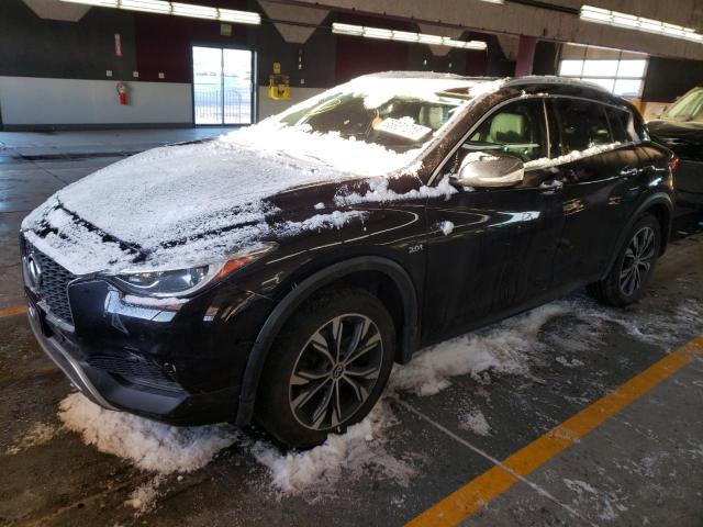Infiniti Qx30 base (2017)