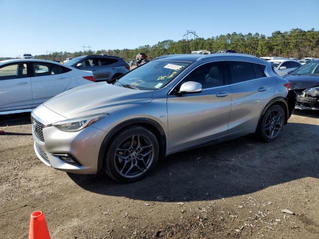 Infiniti Qx30 base (2017)