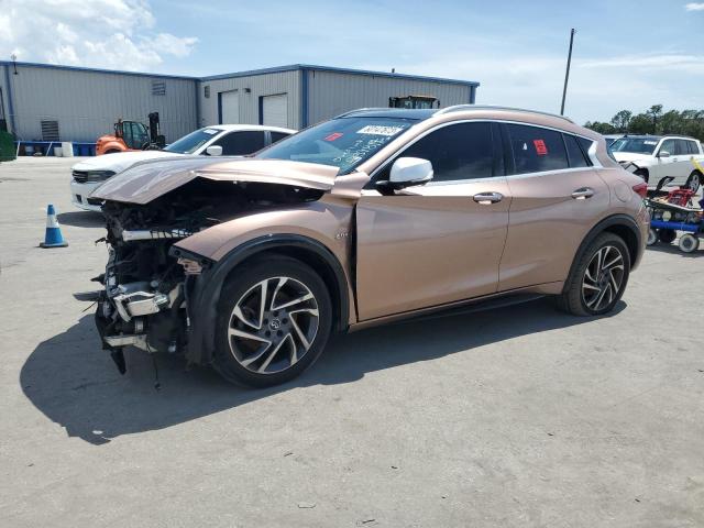 Infiniti Qx30 base (2017)