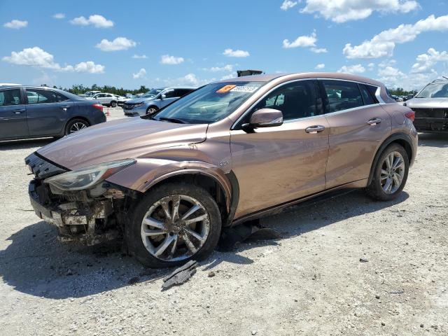Infiniti Qx30 base (2017)