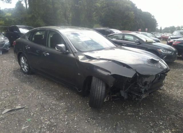Infiniti Q70 (2015)
