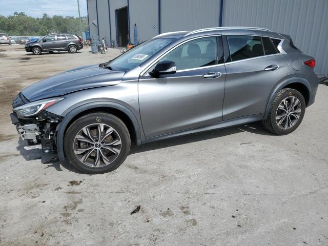 Infiniti Qx30 base (2018)
