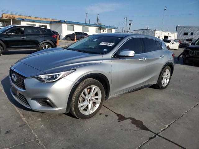 Infiniti Qx30 base (2018)