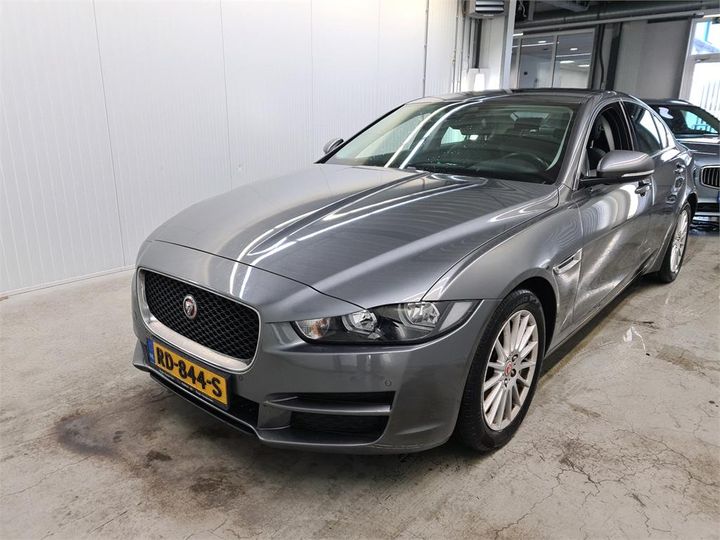 Jaguar Xe (2017)