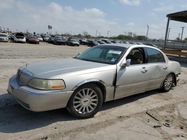 Lincoln Town car e (2004)