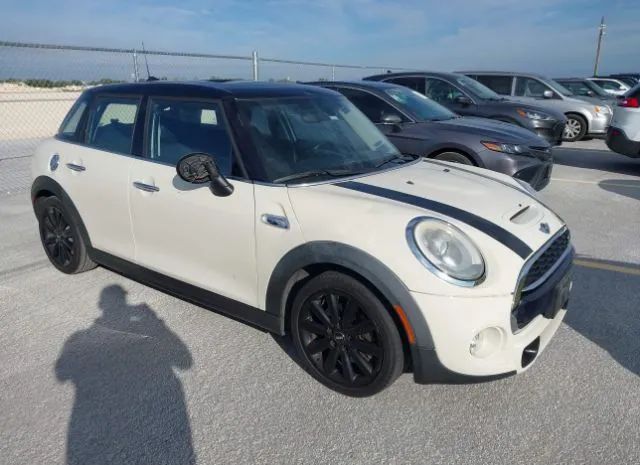 Mini Cooper hardtop 4 door (2015)
