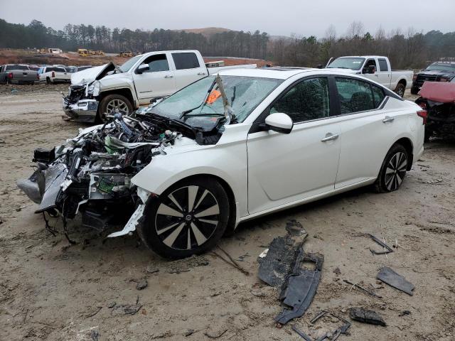 Nissan Altima sv (2022)