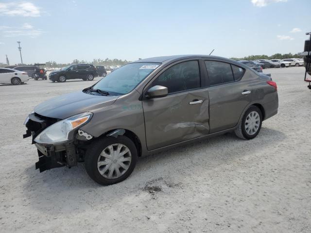 Nissan Versa sv (2015)