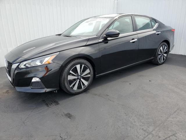 Nissan Altima sv (2022)