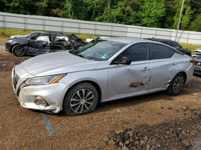 Nissan Altima s (2020)