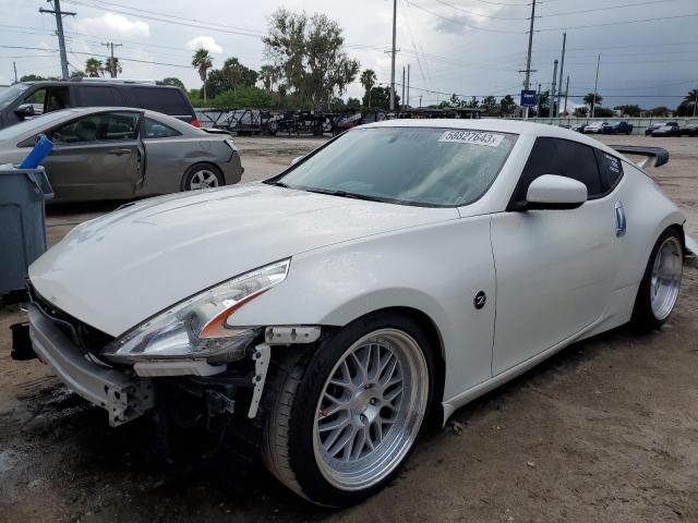 Nissan 370z base (2017)