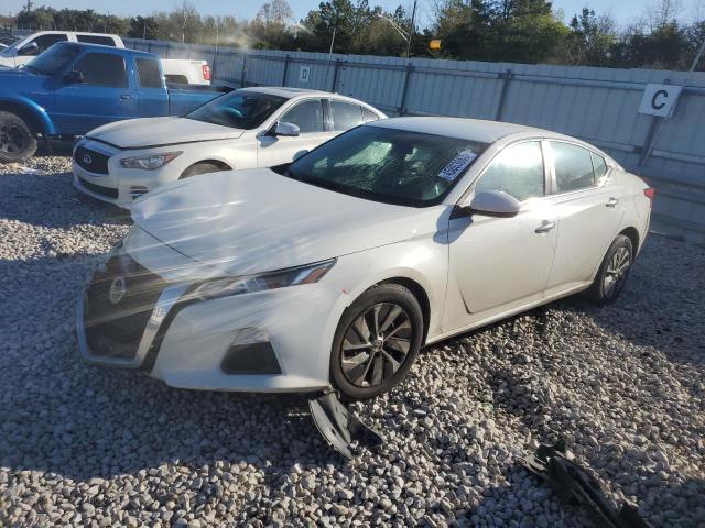 Nissan Altima s (2020)