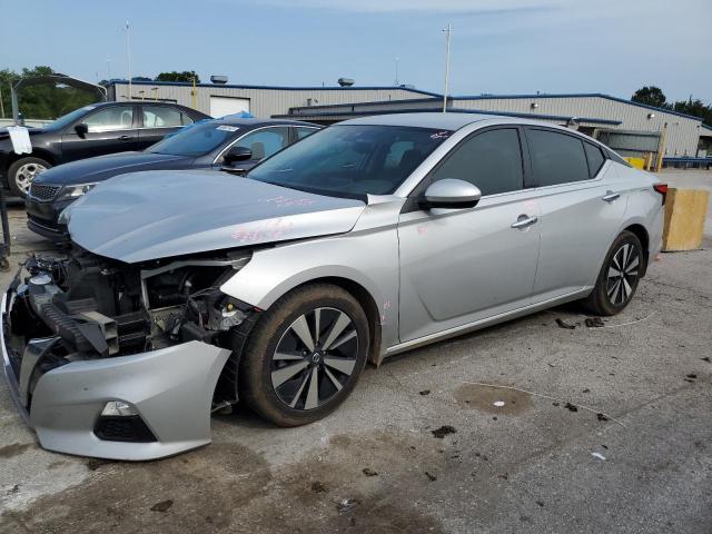Nissan Altima sv (2022)