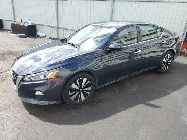 Nissan Altima sv (2022)