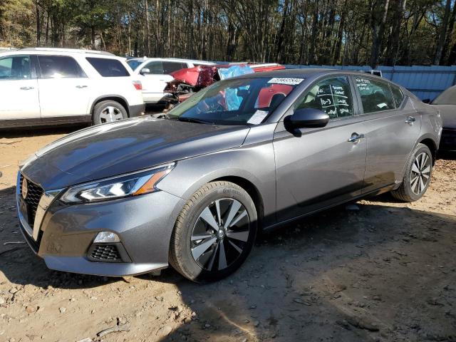 Nissan Altima sv (2022)
