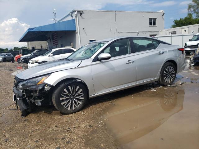 Nissan Altima sv (2023)