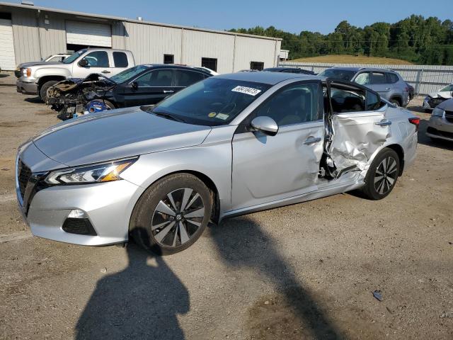 Nissan Altima sv (2021)