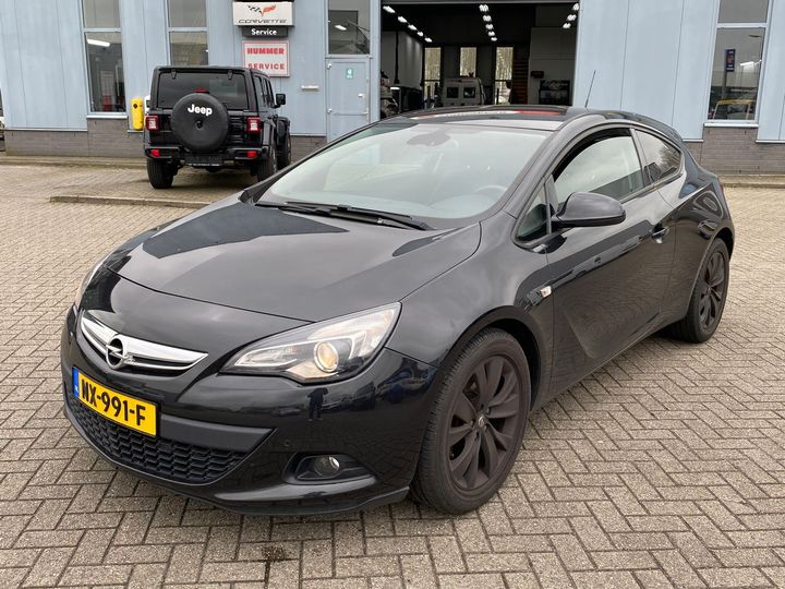 Opel Astra gtc (2012)