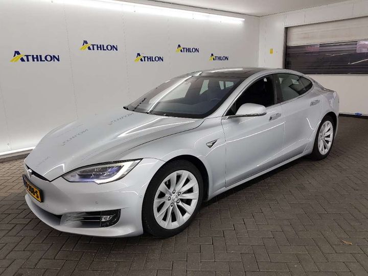 Tesla Model s (2018)