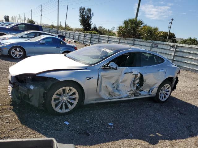 Tesla Model s (2018)