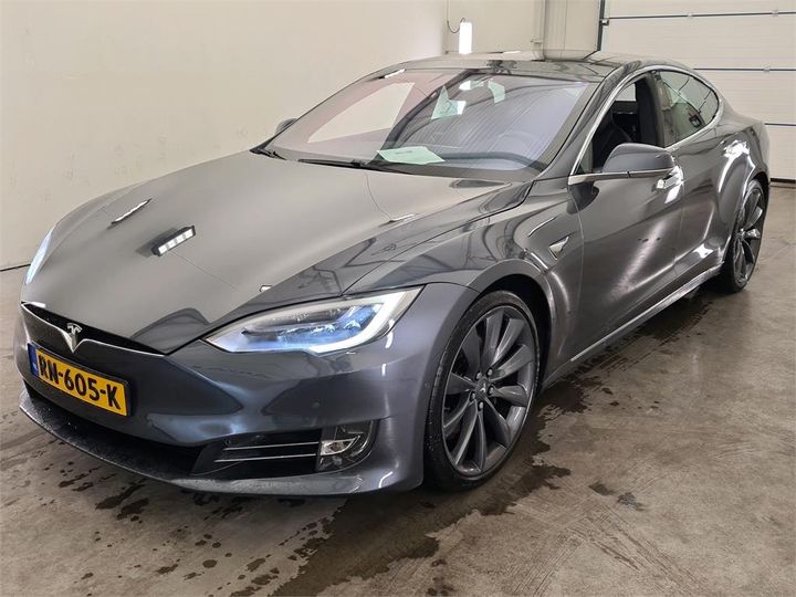 Tesla Model s (2017)