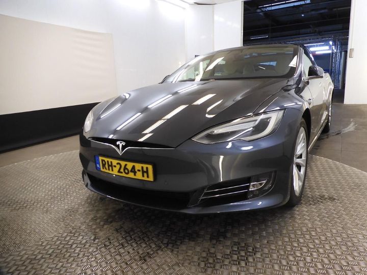 Tesla Model s (2017)