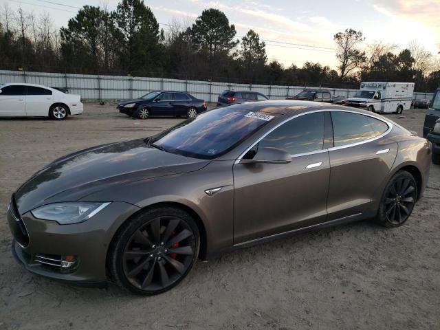 Tesla Model s (2015)