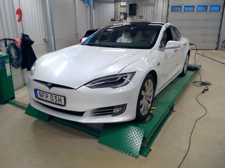 Tesla Model s (2019)