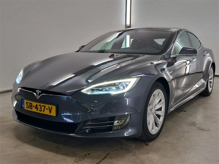 Tesla Model s (2018)