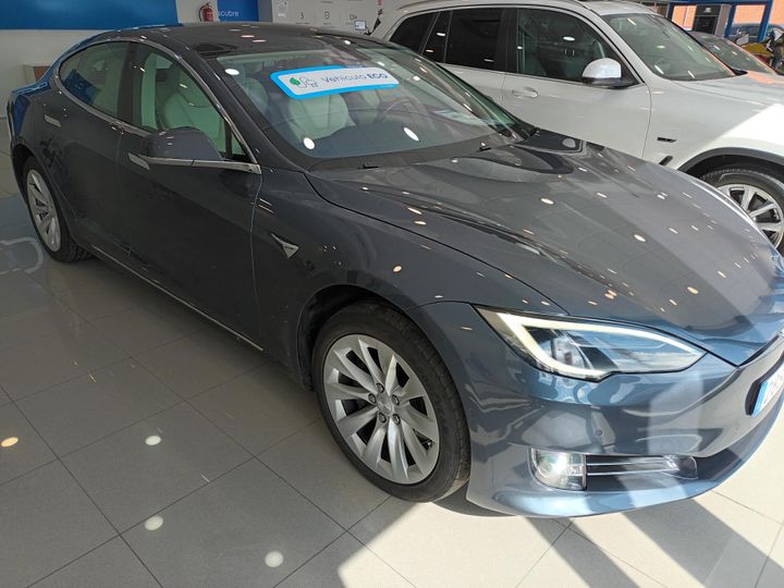 Tesla Model s (2018)