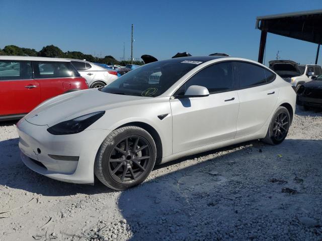 Tesla Model 3 (2022)