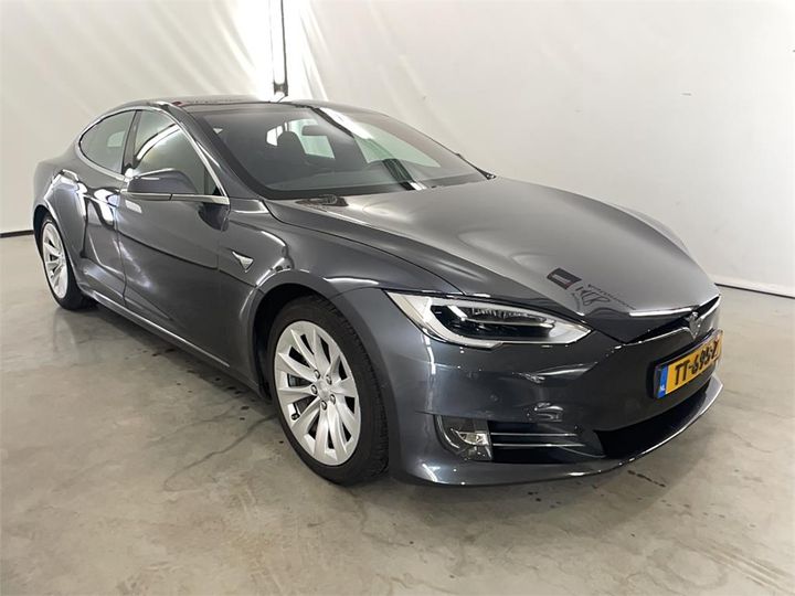 Tesla Model s (2018)