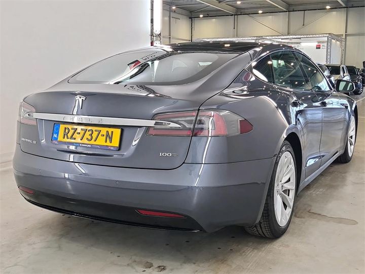 Tesla Model s (2018)