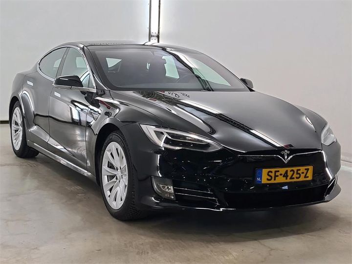 Tesla Model s (2018)
