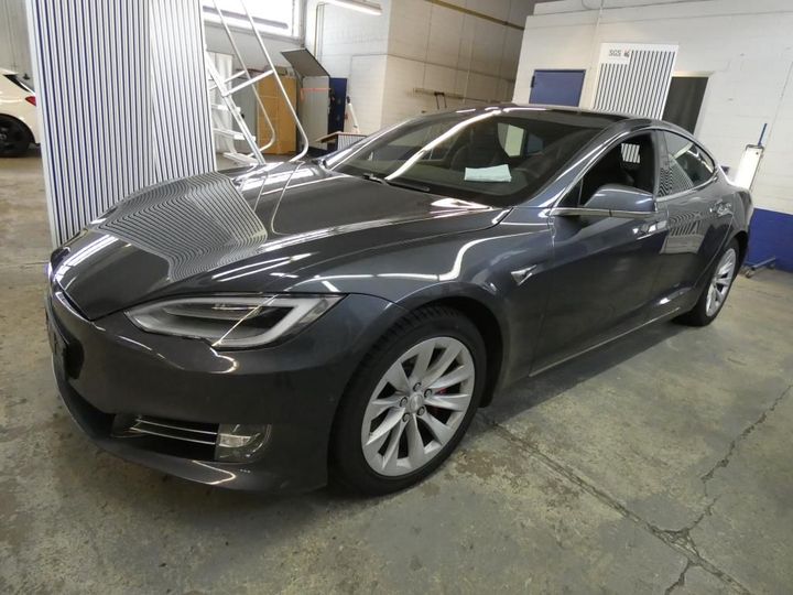 Tesla Model s (2019)