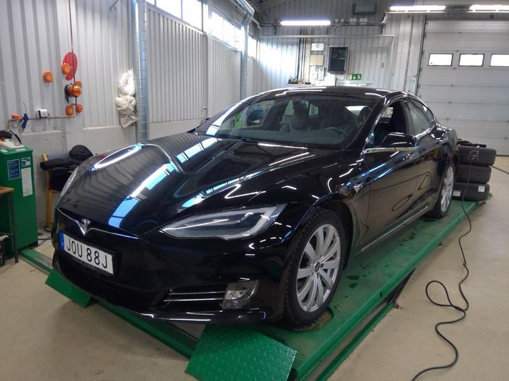 Tesla Model s (2019)