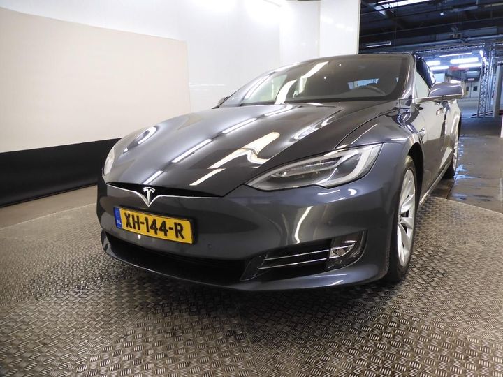 Tesla Model s (2018)