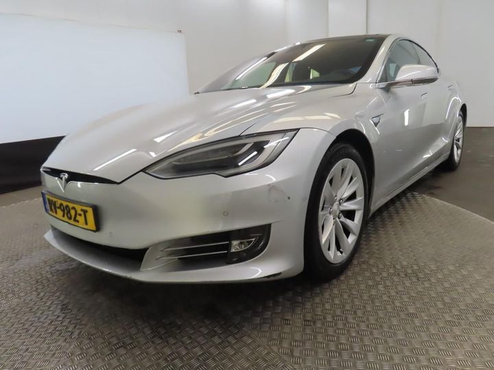 Tesla Model s (2018)