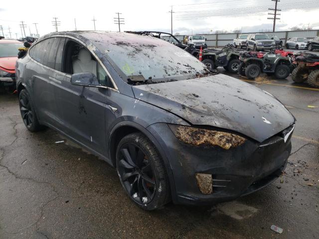 Tesla Model x (2020)
