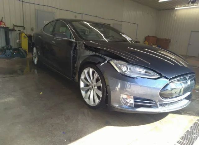 Tesla Model s (2015)