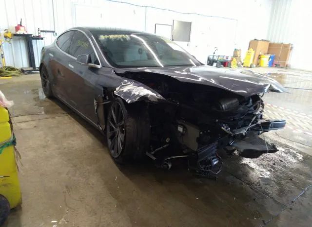Tesla Model s (2021)