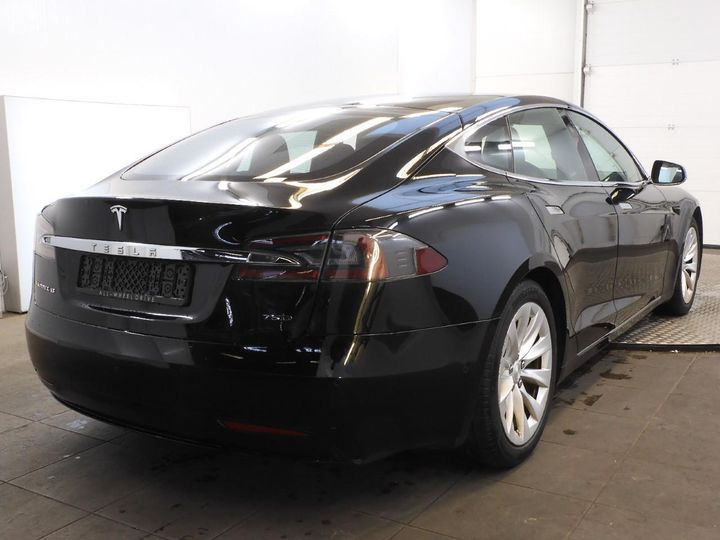 Tesla Model s (2018)