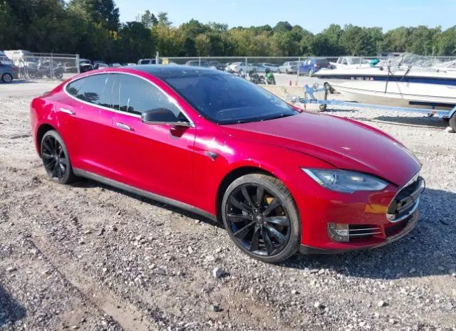 Tesla Model s (2015)